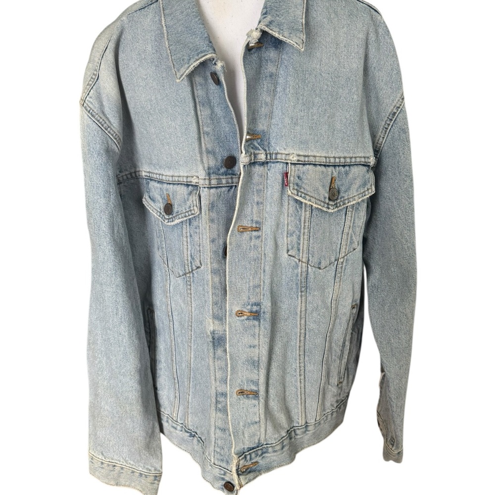 Vintage Levi’s Men’s Trucker jacket size XL